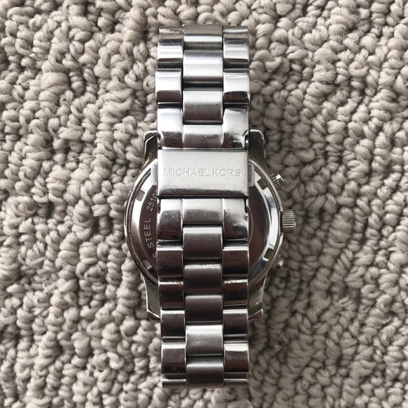 Michael Kors Silver MK5304 Watch with Box - Picture 4 of 6